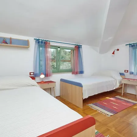 Apartment Giardina *