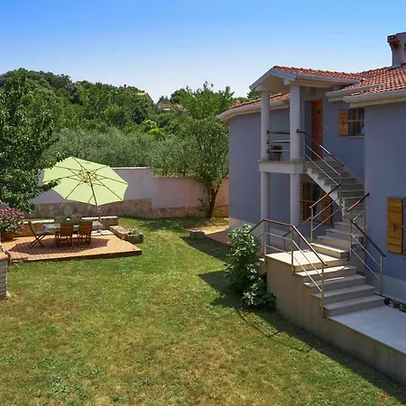 Apartment Giardina *