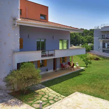 Giardina アパート ヴィンクラン